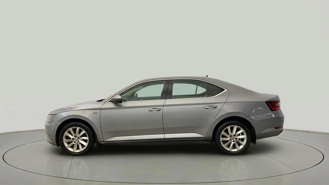 2017 Skoda Superb L&K 1.8 TSI AT, Petrol, Automatic, 87,280 km, Left Side