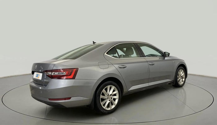 2017 Skoda Superb L&K 1.8 TSI AT, Petrol, Automatic, 87,280 km, Right Back Diagonal