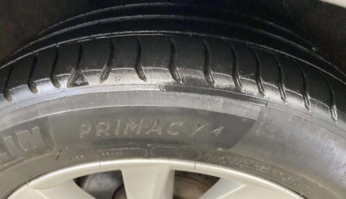 2017 Skoda Superb L&K 1.8 TSI AT, Petrol, Automatic, 87,280 km, Left Front Tyre Tread
