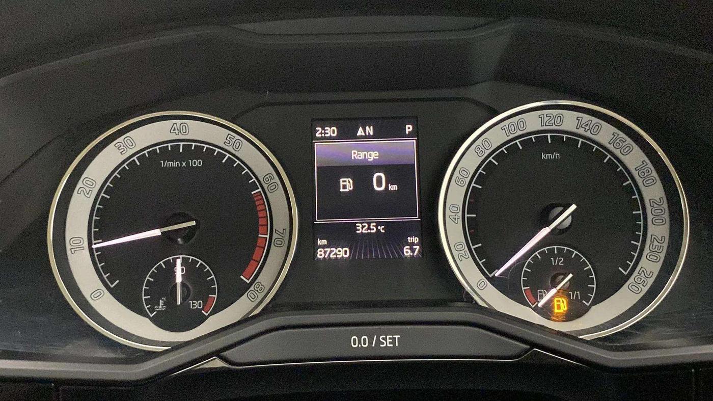 2017 Skoda Superb L&K 1.8 TSI AT, Petrol, Automatic, 87,280 km, Odometer Image
