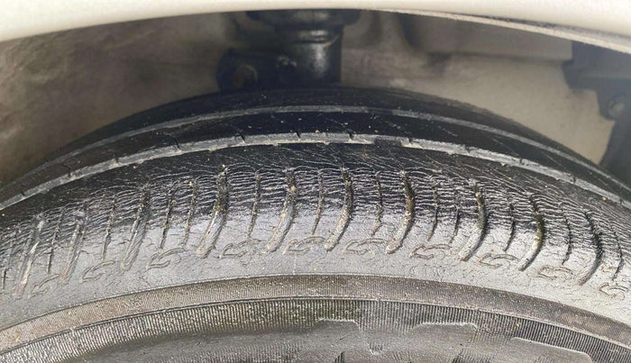 2014 Maruti Celerio VXI, Petrol, Manual, 87,754 km, Right Front Tyre Tread