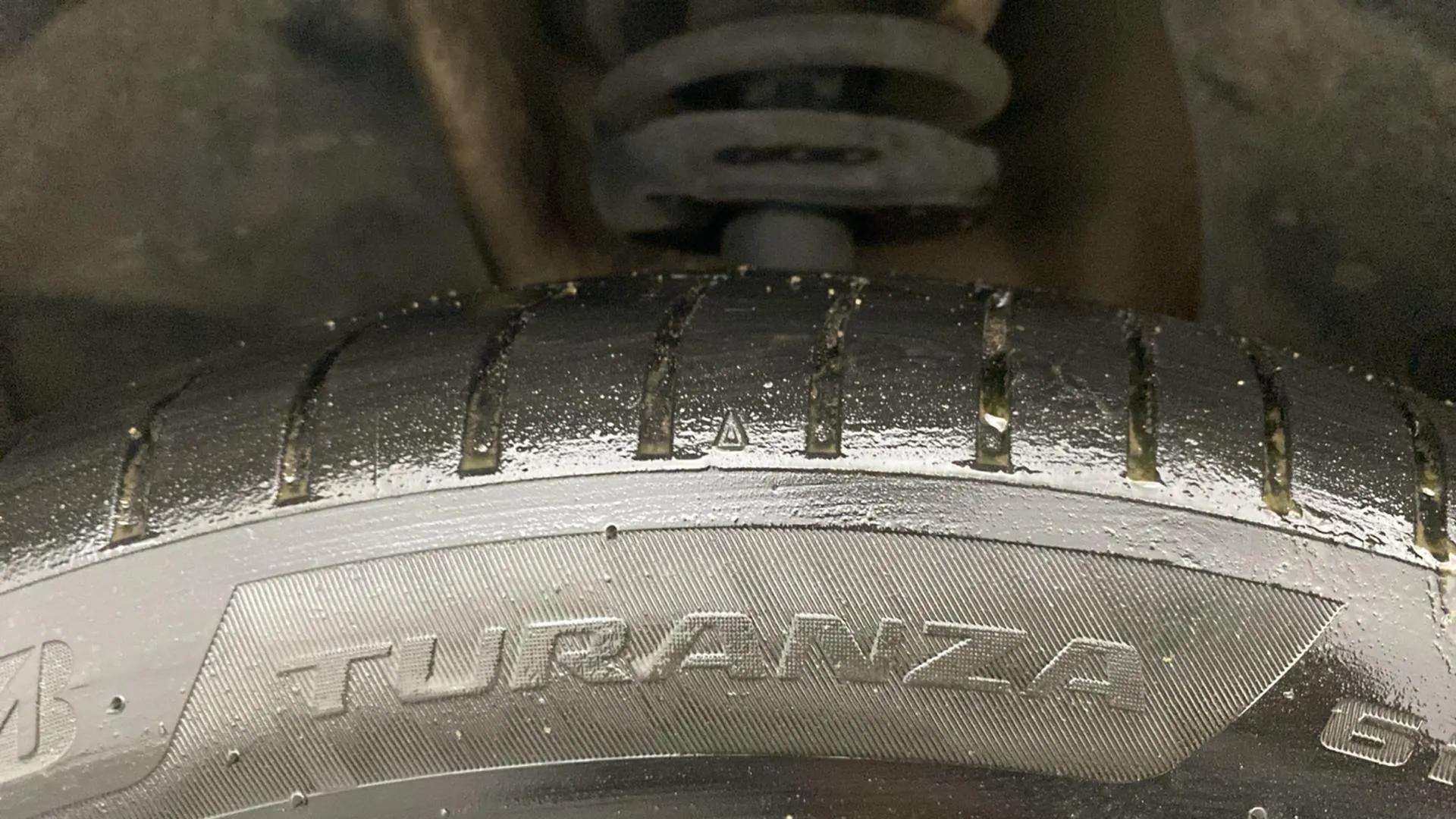 LHS-Rear-Tyre-Tread-21