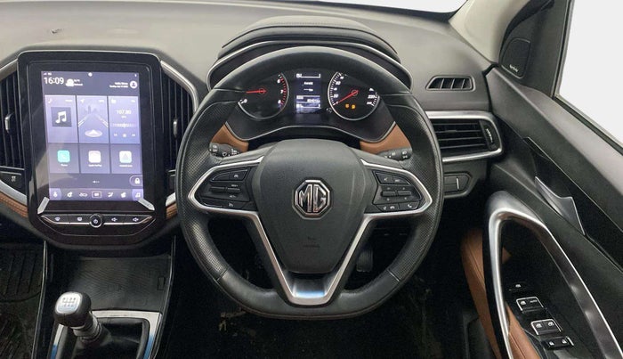 2021 MG HECTOR PLUS SELECT 2.0 DIESEL TURBO MT 7-STR, Diesel, Manual, 60,387 km, Steering Wheel Close Up