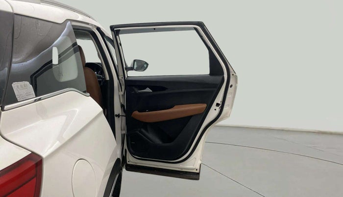 2021 MG HECTOR PLUS SELECT 2.0 DIESEL TURBO MT 7-STR, Diesel, Manual, 60,387 km, RHS Rear Door