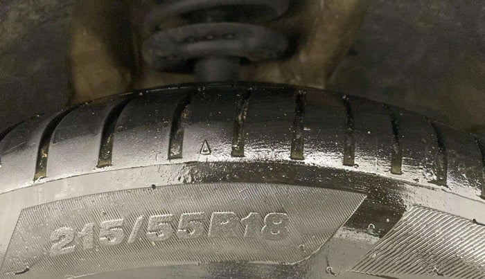 2021 MG HECTOR PLUS SELECT 2.0 DIESEL TURBO MT 7-STR, Diesel, Manual, 60,387 km, Right Front Tyre Tread
