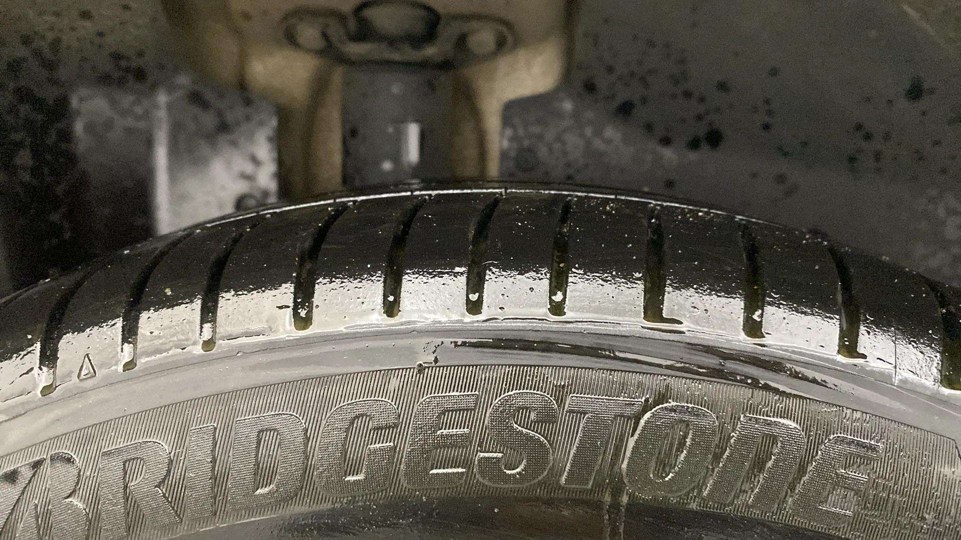 RHS-Rear-Tyre-Tread-19