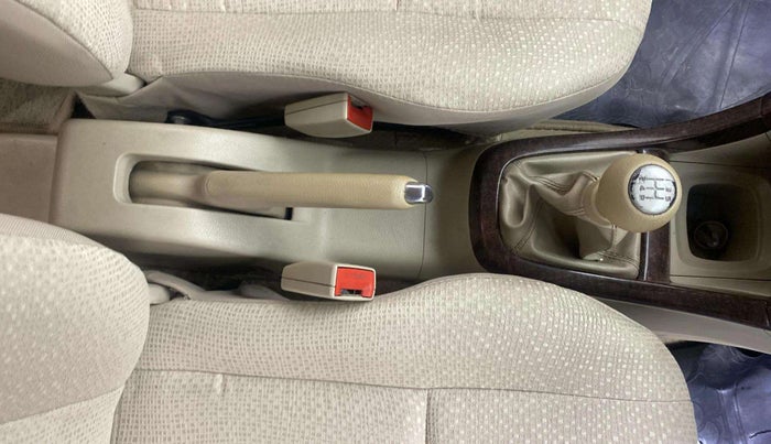 2014 Maruti Swift Dzire VXI, Petrol, Manual, 1,00,563 km, Gear Lever