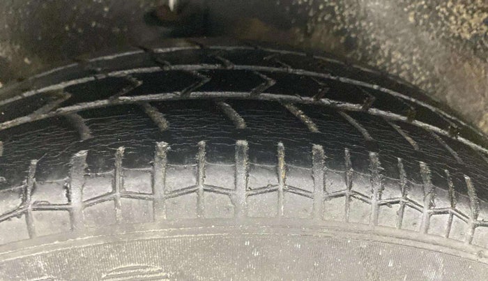 2012 Maruti Ritz VXI, Petrol, Manual, 84,032 km, Right Rear Tyre Tread