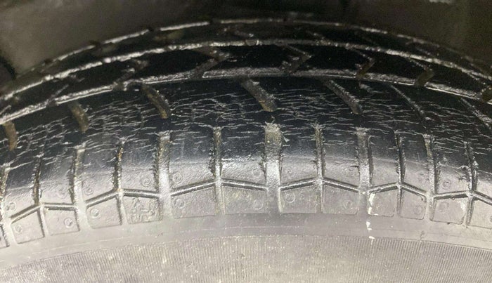 2012 Maruti Ritz VXI, Petrol, Manual, 84,032 km, Left Front Tyre Tread