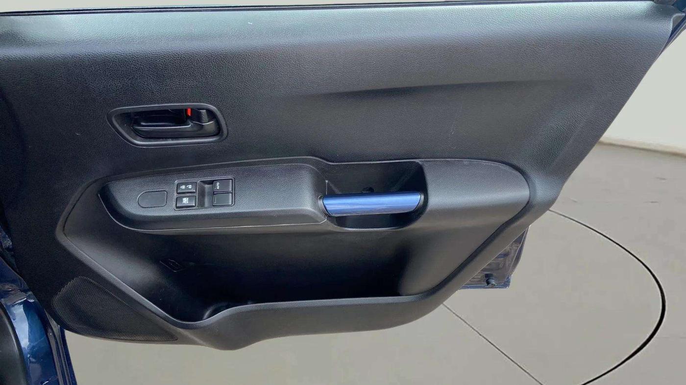2022 Maruti IGNIS SIGMA 1.2, Petrol, Manual, 33,388 km, Driver Side Door Panels Control