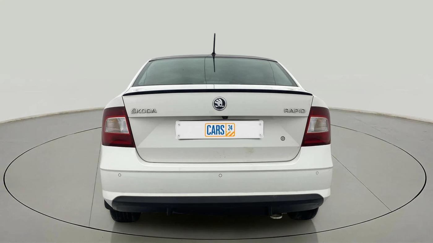 2017 Skoda Rapid STYLE 1.6 MPI AT, Petrol, Automatic, 29,914 km, Back/Rear