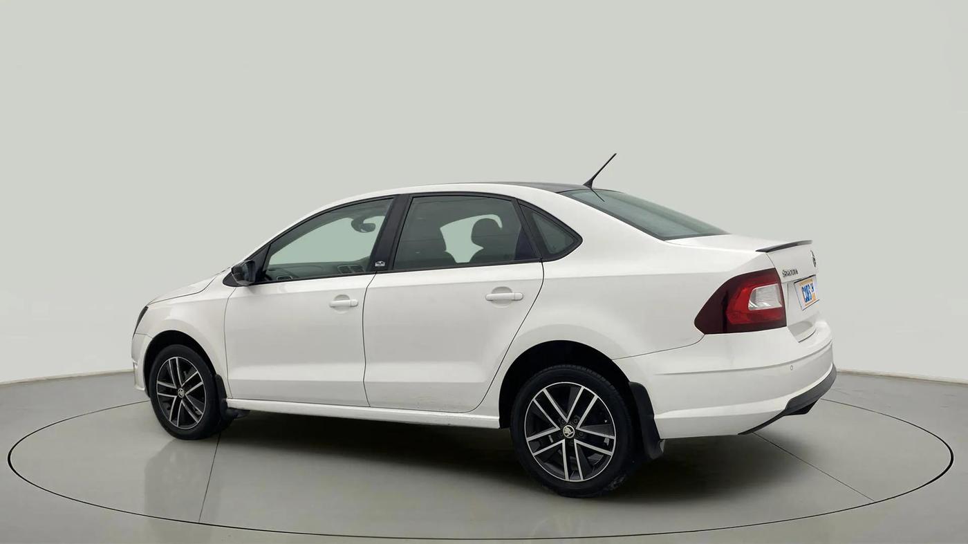 2017 Skoda Rapid STYLE 1.6 MPI AT, Petrol, Automatic, 29,914 km, Left Back Diagonal