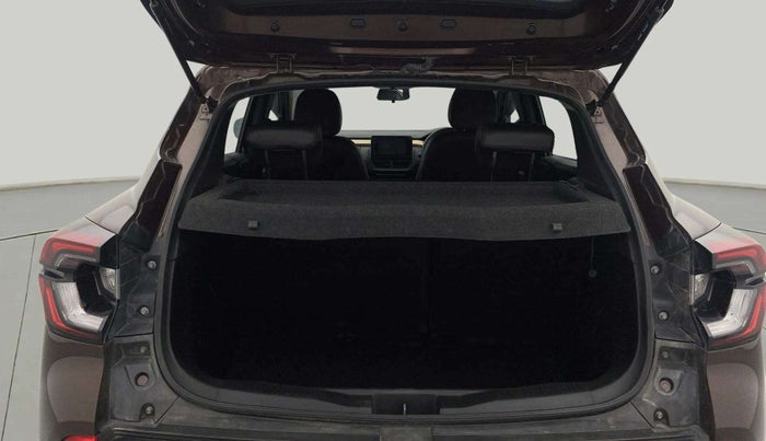 2022 Renault Kiger RXT (O) TURBO MT, Petrol, Manual, 15,569 km, Boot Inside