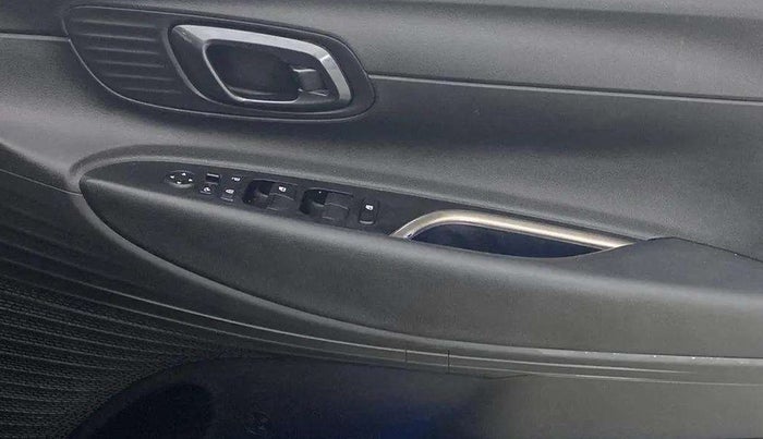 2022 Hyundai NEW I20 ASTA (O) 1.2 MT, CNG, Manual, 50,564 km, Driver Side Door Panels Control