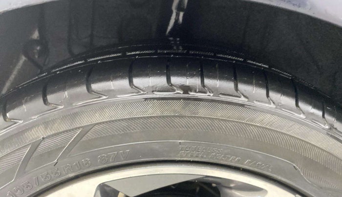 2022 Hyundai NEW I20 ASTA (O) 1.2 MT, CNG, Manual, 50,564 km, Right Rear Tyre Tread