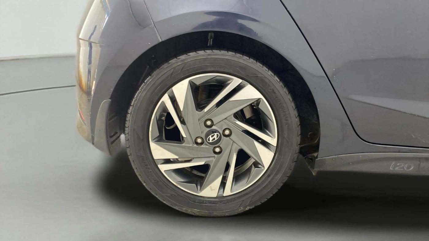 2022 Hyundai NEW I20 ASTA (O) 1.2 MT, CNG, Manual, 50,564 km, Right Rear Wheel