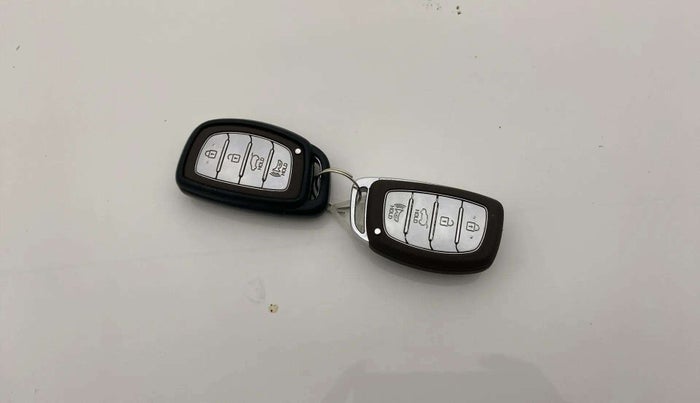2019 Hyundai VENUE SX PLUS 1.0 TURBO DCT, Petrol, Automatic, 75,150 km, Key Close Up