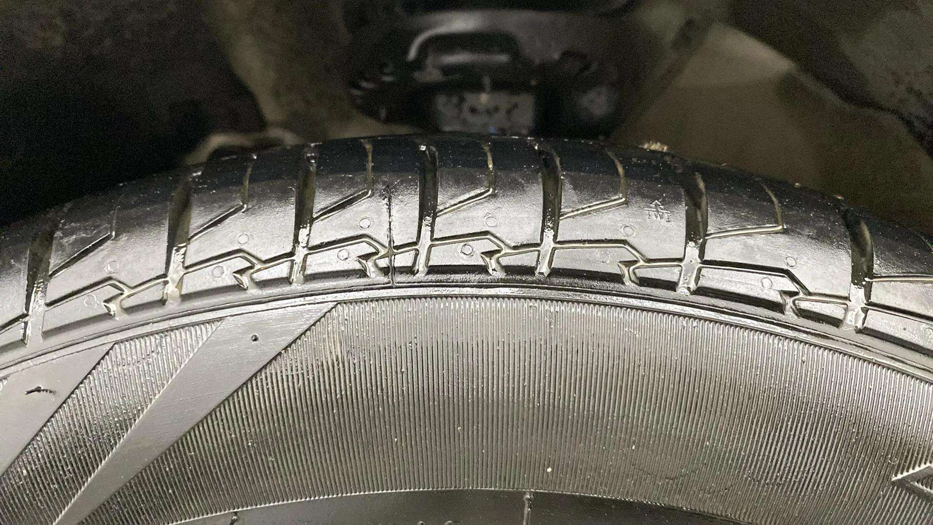 LHS-Front-Tyre-Tread-20