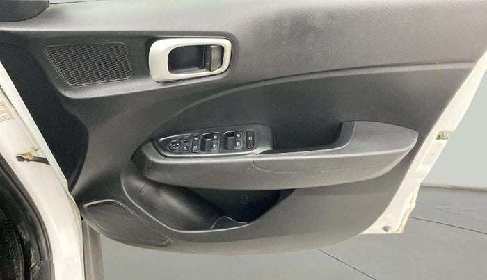 2019 Hyundai VENUE SX PLUS 1.0 TURBO DCT, Petrol, Automatic, 75,150 km, Driver Side Door Panels Control