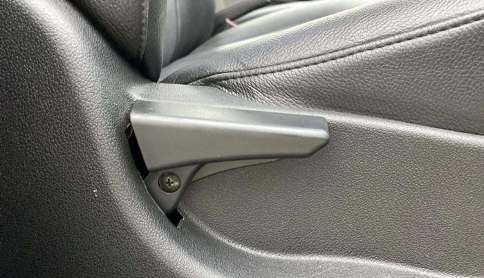2017 Tata Tiago XM PETROL, Petrol, Manual, 37,510 km, Driver Side Adjustment Panel