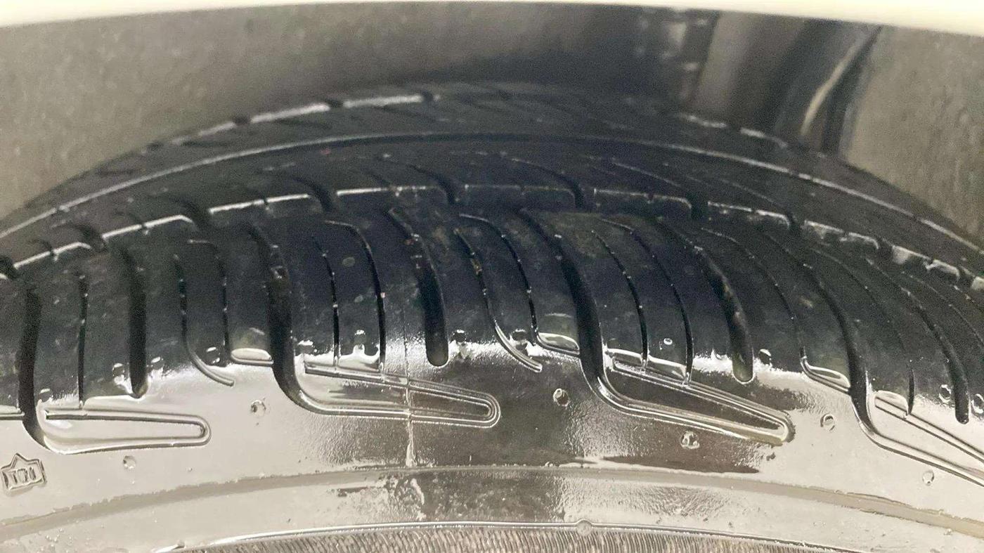 2018 Nissan Sunny XV CVT, Petrol, Automatic, 56,393 km, Left Rear Tyre Tread