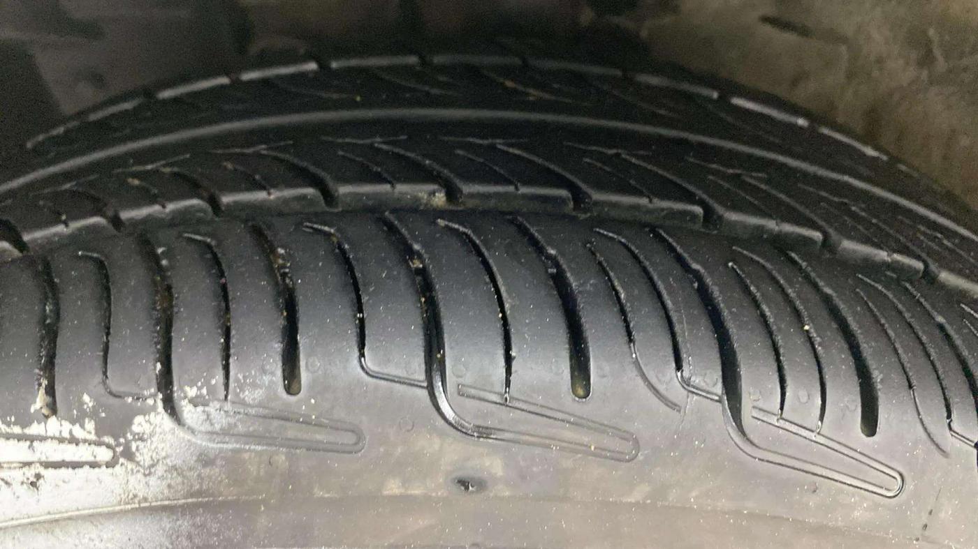 2018 Nissan Sunny XV CVT, Petrol, Automatic, 56,393 km, Left Front Tyre Tread