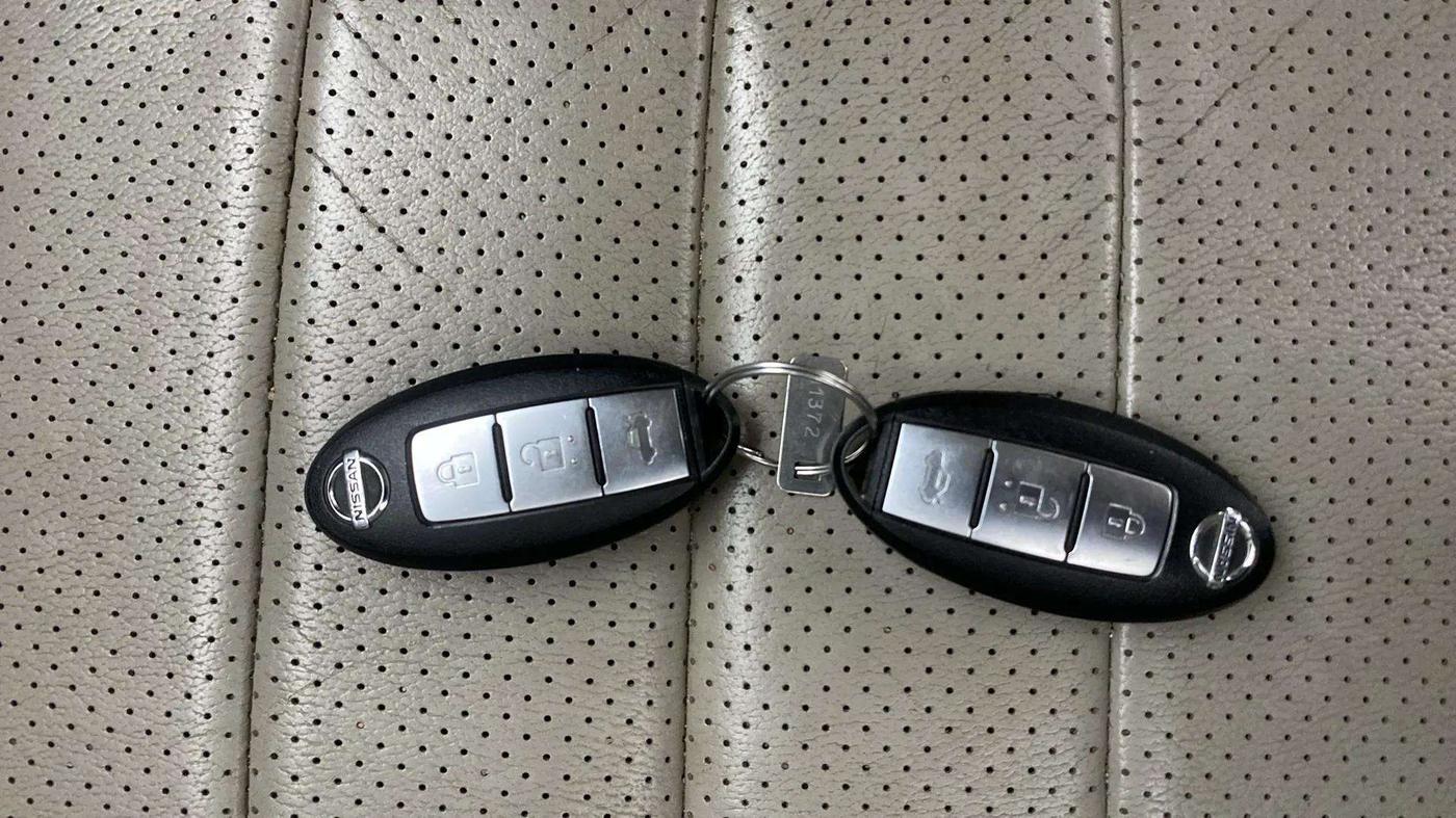 2018 Nissan Sunny XV CVT, Petrol, Automatic, 56,393 km, Key Close Up