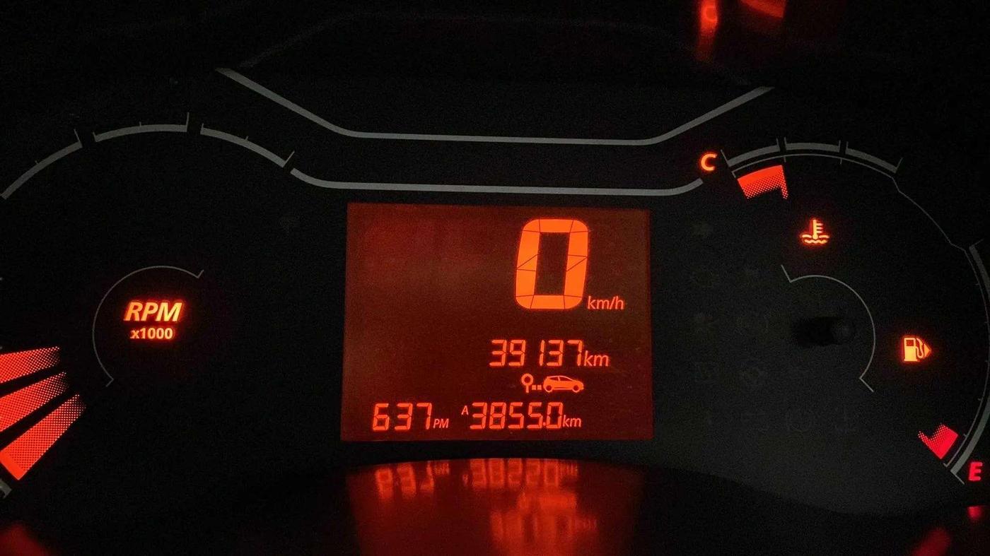 2022 Renault TRIBER RXE MT, Petrol, Manual, 39,152 km, Odometer Image