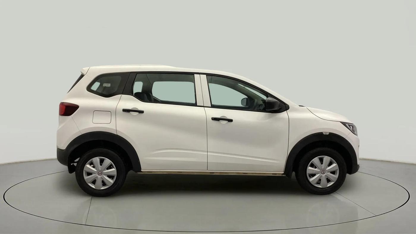 2022 Renault TRIBER RXE MT, Petrol, Manual, 39,152 km, Right Side View