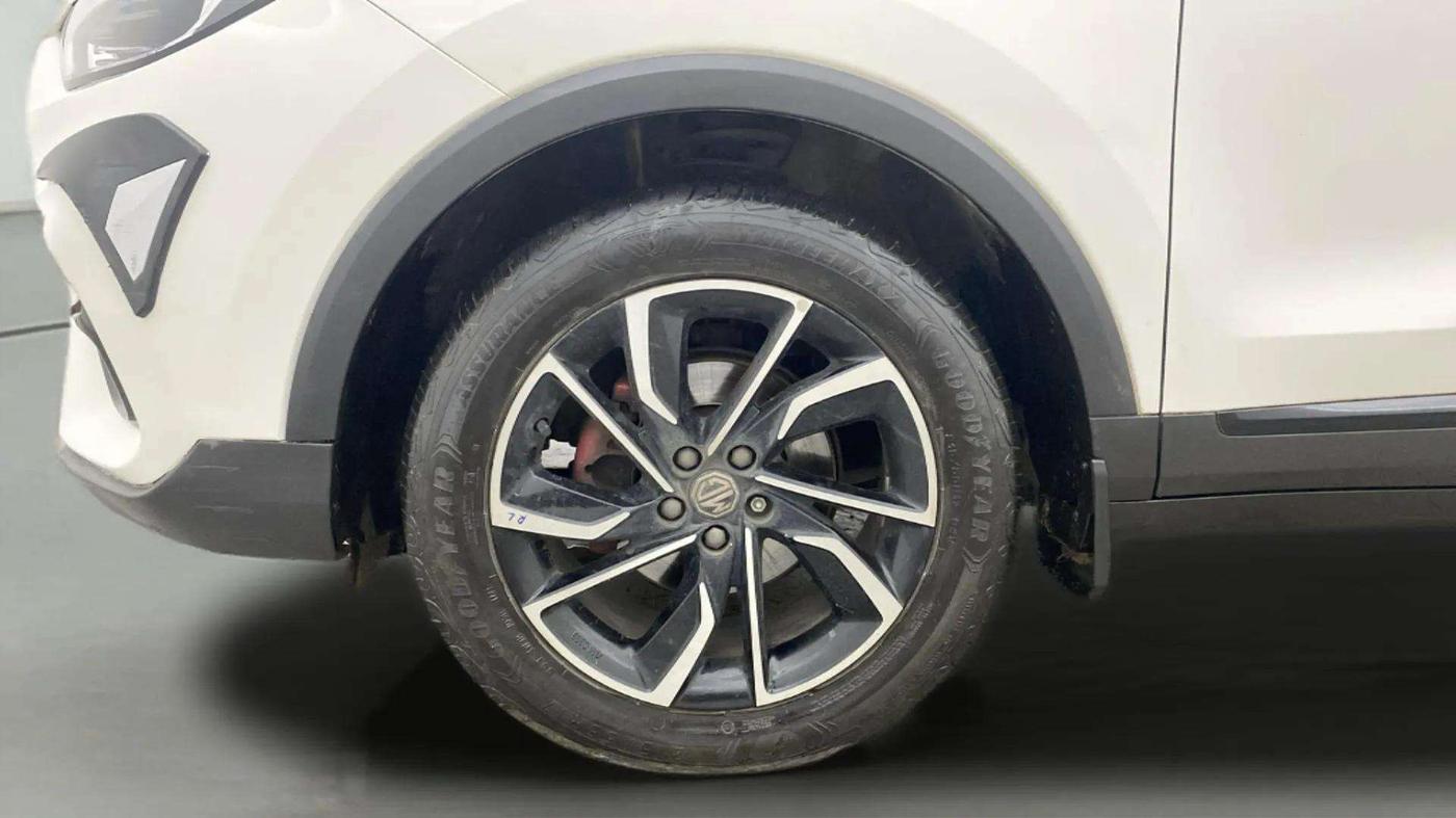 2023 MG ASTOR SAVVY 1.3 TURBO AT S RED, Petrol, Automatic, 26,124 km, Left Front Wheel