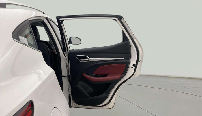 2023 MG ASTOR SAVVY 1.3 TURBO AT S RED, Petrol, Automatic, 26,124 km, RHS Rear Door