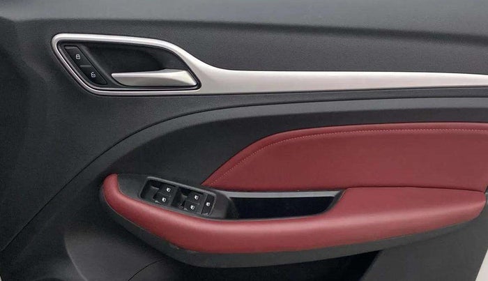 2023 MG ASTOR SAVVY 1.3 TURBO AT S RED, Petrol, Automatic, 26,124 km, Driver Side Door Panels Control