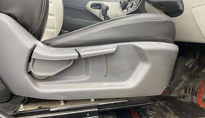 2021 Hyundai AURA S 1.2 CNG, CNG, Manual, 8,307 km, Driver Side Adjustment Panel