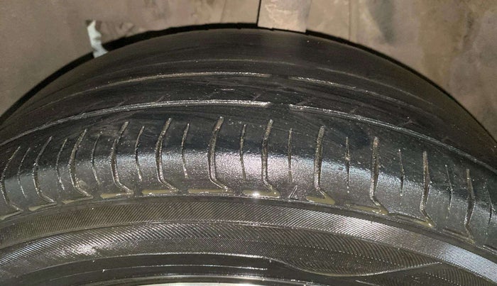 2019 Datsun Go Plus T(O), CNG, Manual, 41,490 km, Left Front Tyre Tread