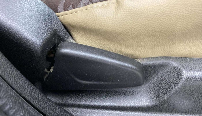 2017 Renault Kwid RXL, Petrol, Manual, 58,053 km, Driver Side Adjustment Panel