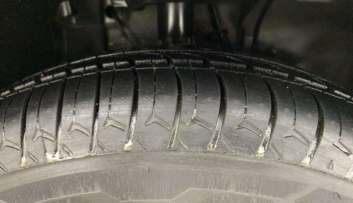 2020 Tata ALTROZ XE PETROL, Petrol, Manual, 71,035 km, Right Front Tyre Tread