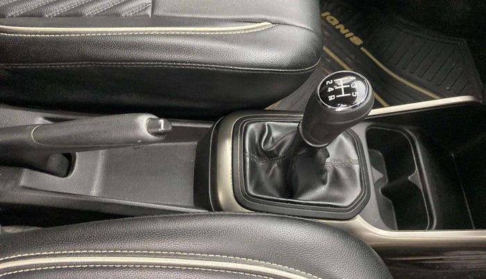 2018 Maruti IGNIS SIGMA 1.2, Petrol, Manual, 43,760 km, Gear Lever