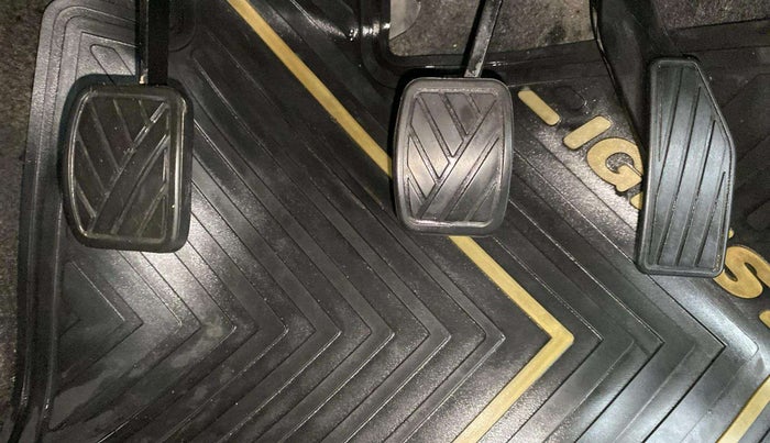 2018 Maruti IGNIS SIGMA 1.2, Petrol, Manual, 43,760 km, Pedals