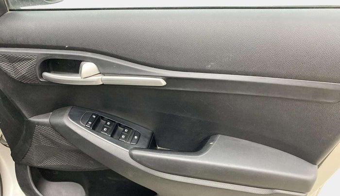2022 KIA SELTOS HTE 1.5 PETROL, Petrol, Manual, 85,720 km, Driver Side Door Panels Control