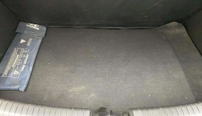 2015 Hyundai Grand i10 SPORTZ 1.2 KAPPA VTVT, Petrol, Manual, 35,733 km, Boot Open Zoomed View