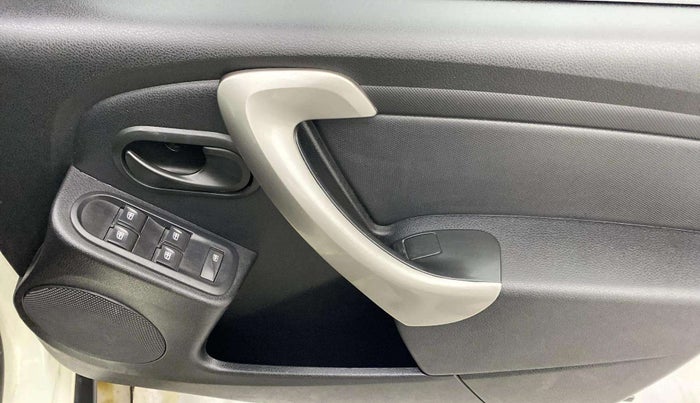 2019 Renault Duster RXE PETROL, Petrol, Manual, 34,127 km, Driver Side Door Panels Control