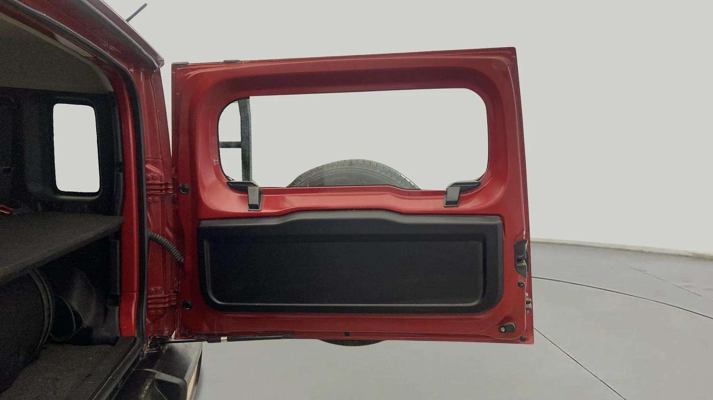 2023 Maruti JIMNY ALPHA ALL GRIP PRO MT DUAL TONE, CNG, Manual, 32,729 km, Boot Door Open