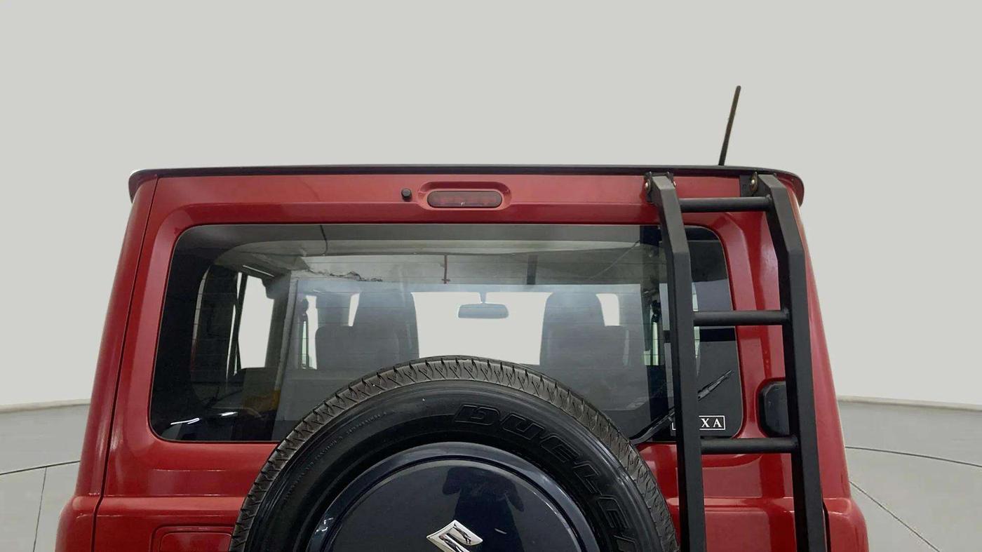 2023 Maruti JIMNY ALPHA ALL GRIP PRO MT DUAL TONE, CNG, Manual, 32,729 km, Rear Windshield