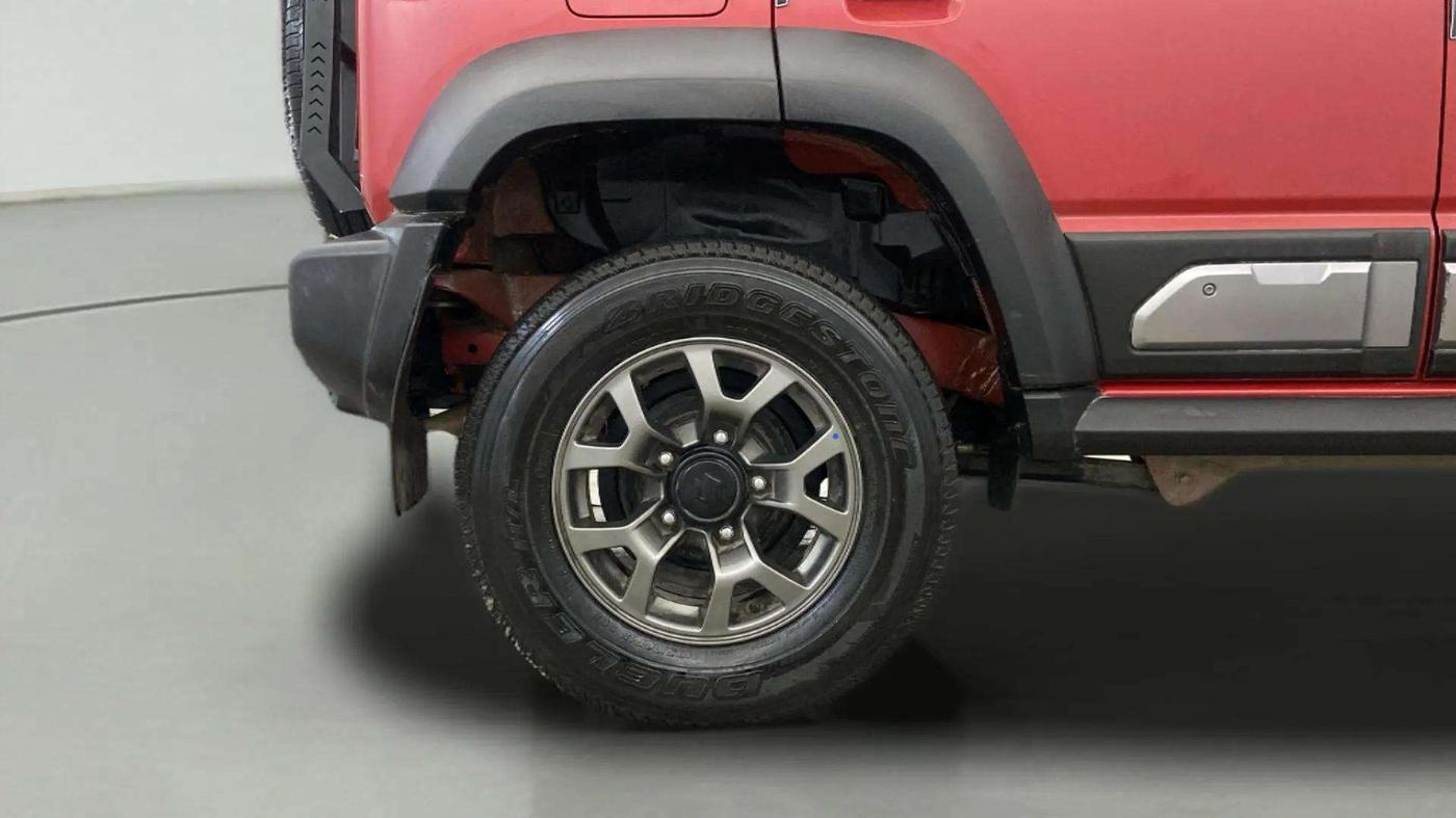 2023 Maruti JIMNY ALPHA ALL GRIP PRO MT DUAL TONE, CNG, Manual, 32,729 km, Right Rear Wheel