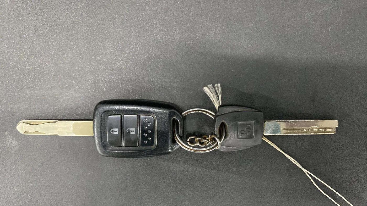 2019 Honda WR-V 1.2L I-VTEC VX MT, CNG, Manual, 33,786 km, Key Close Up