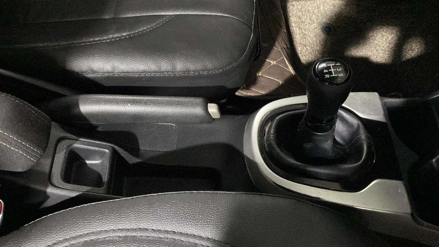 2019 Honda WR-V 1.2L I-VTEC VX MT, CNG, Manual, 33,786 km, Gear Lever