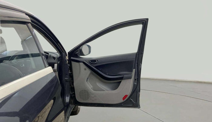 2019 Tata NEXON XM DIESEL, Diesel, Manual, 52,392 km, RHS Front Door