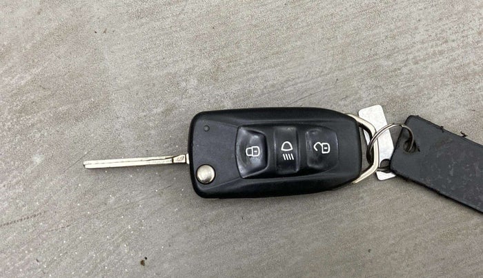 2019 Tata NEXON XM DIESEL, Diesel, Manual, 52,392 km, Key Close Up