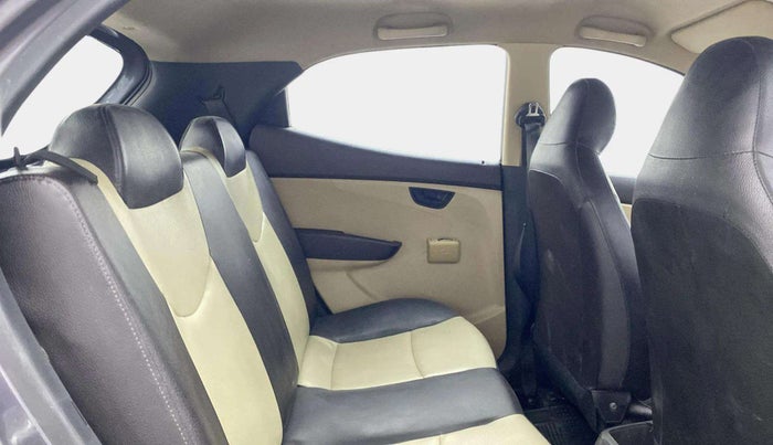2016 Hyundai Eon ERA PLUS (O), Petrol, Manual, 26,608 km, Right Side Rear Door Cabin