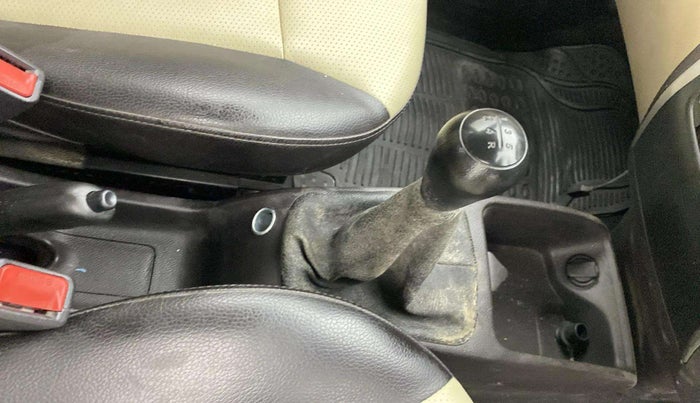 2016 Hyundai Eon ERA PLUS (O), Petrol, Manual, 26,608 km, Gear Lever